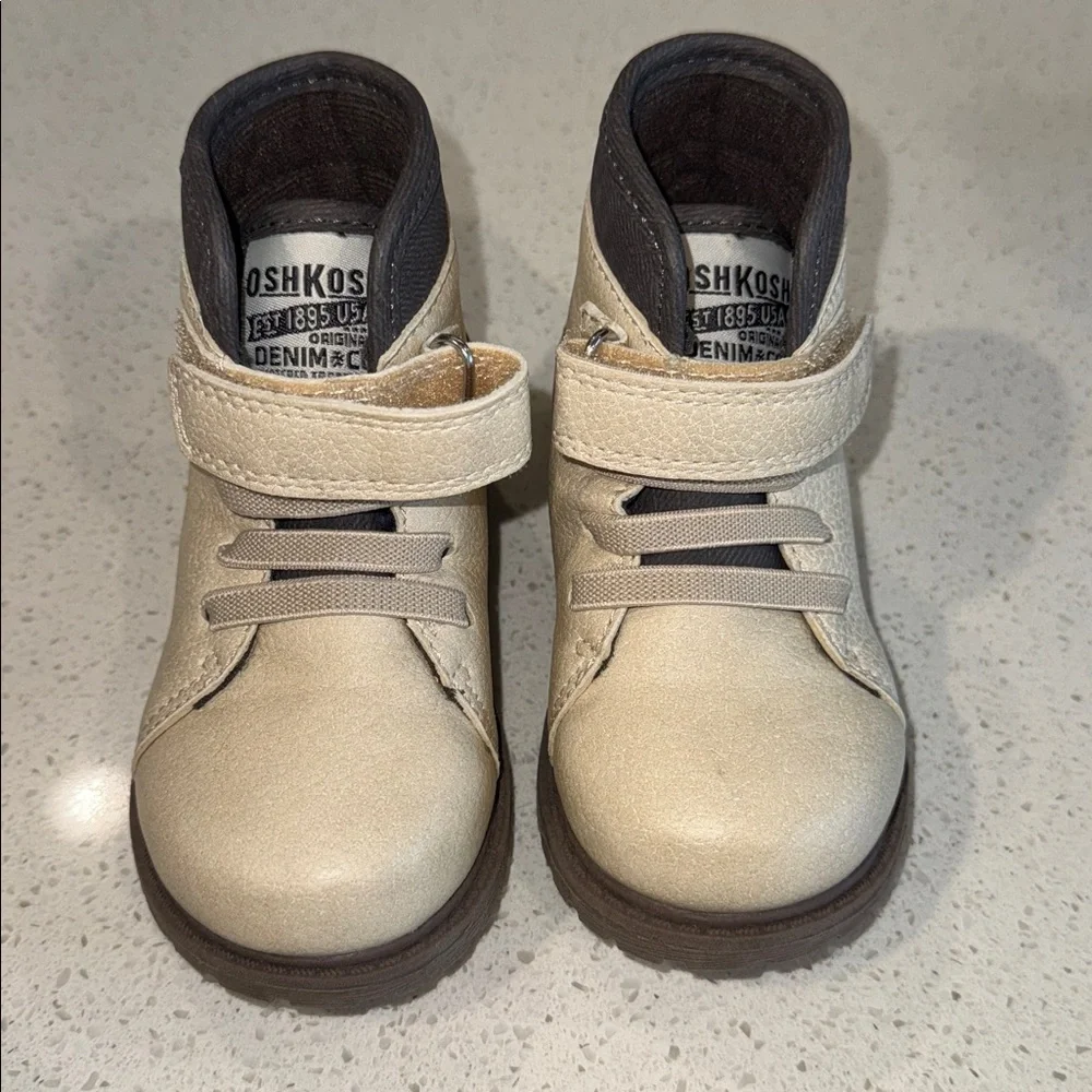 OSHKOSH B'GOSH Boy's Felipe Fashion Boot Size 6M
